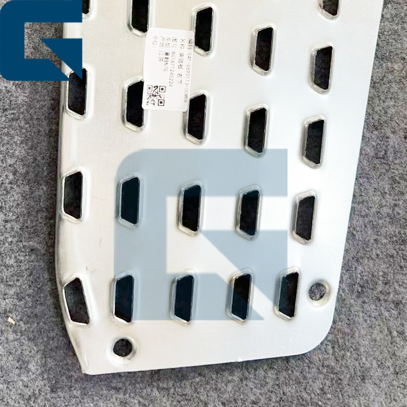 WG1671240224 Wg1671240224 Left Anti Skid Plate Cab Pedal for Truck Parts